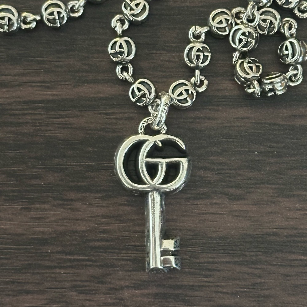 Gucci
GG Marmont key pendant necklace - Picture 2 of 7